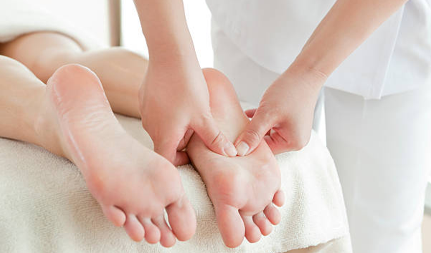 pijat-refleksi-di-telapak-kaki-sangat-berpengaruh-untuk-kesehatan-tubuh